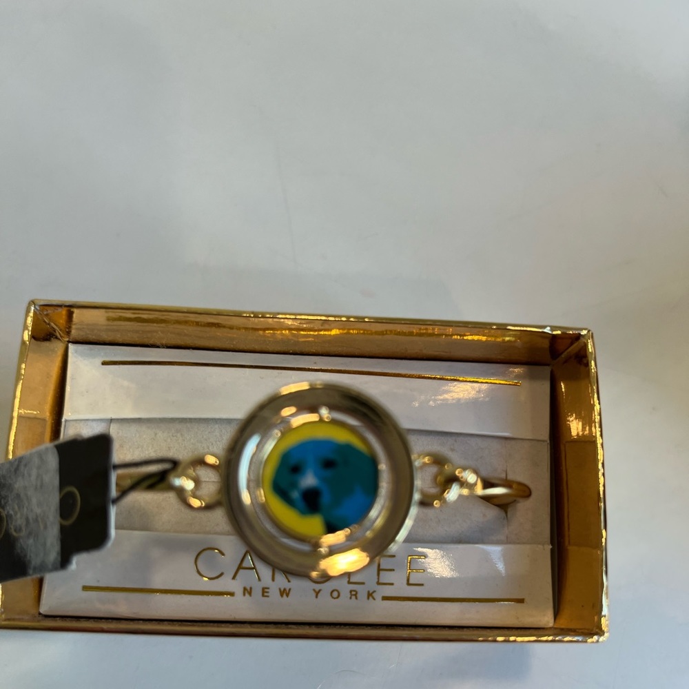 NIB Carolee bracelet with dog motif 🐶 - Picture 4 of 6